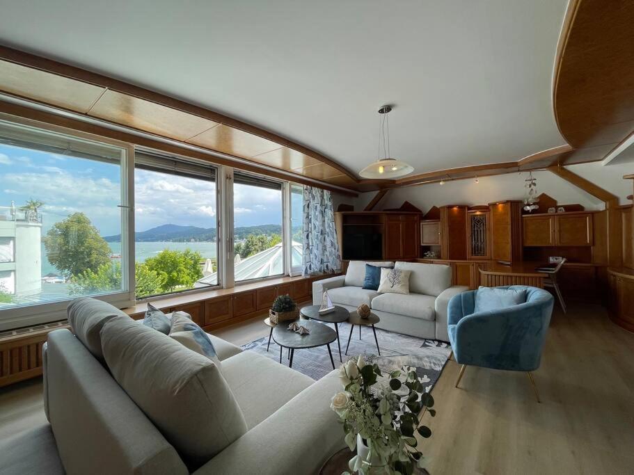 Lakeside Serenity Apartment *